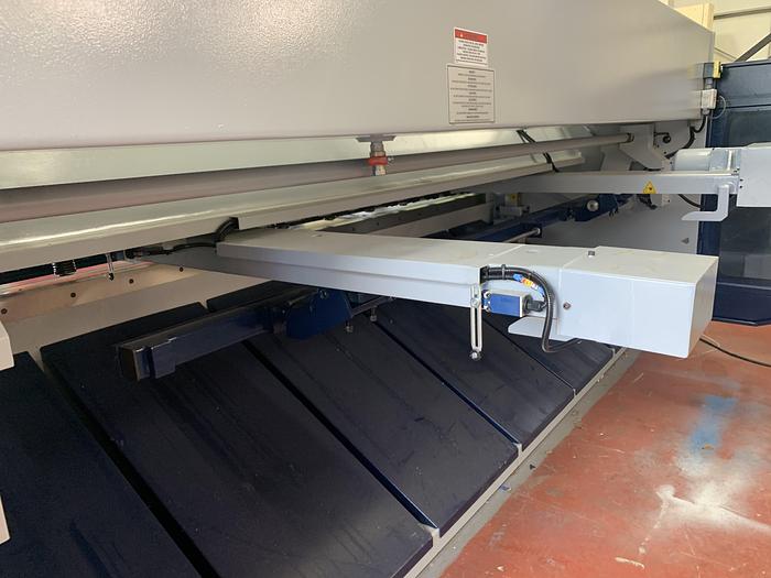 UZMA HSB Swing Beam Guillotine 6mm - 20mm cutting capacity