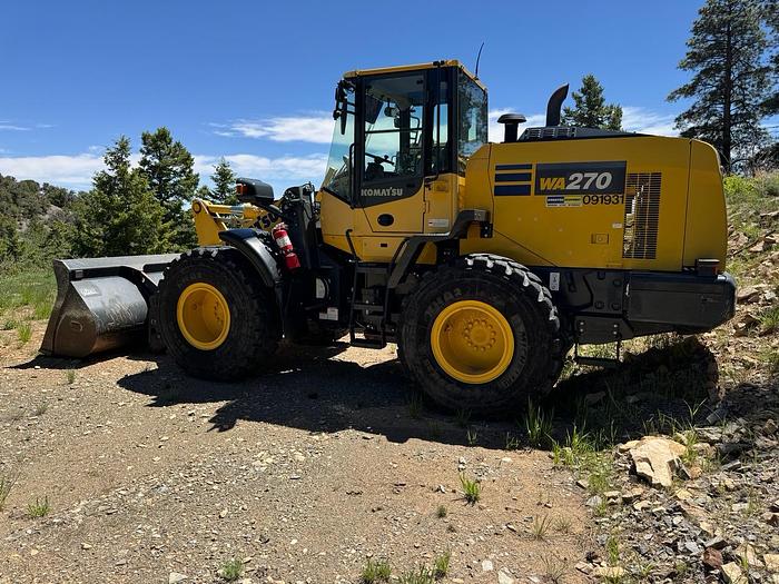Used Komatsu WA270-8 Loader