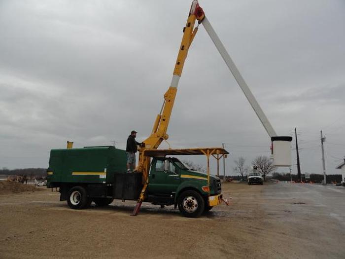 Used 2005 VERSALIFT VO255