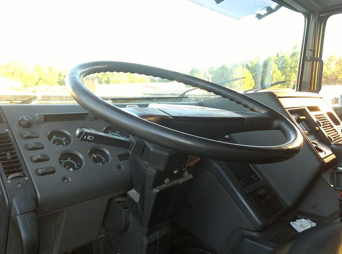 Usado 1993 DAF 95 400 ATI 6X2 chassis cab truck