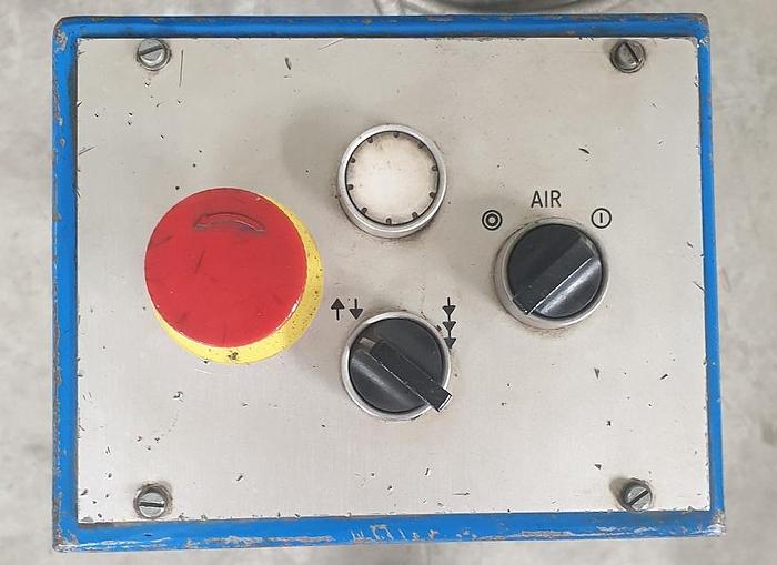 Gebraucht Hydraulische Ausklinkmaschine Boschert Mini S