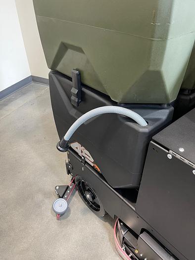 NEW KODIAK K42 RIDER FLOOR SCRUBBER (30" CYLINDRICAL)