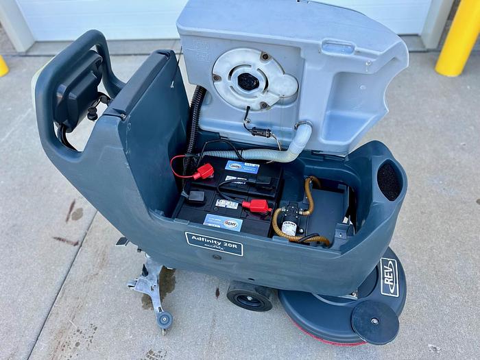 Used Pre-owned Advance Adfinity X20R Floor Scrubber (Battery)