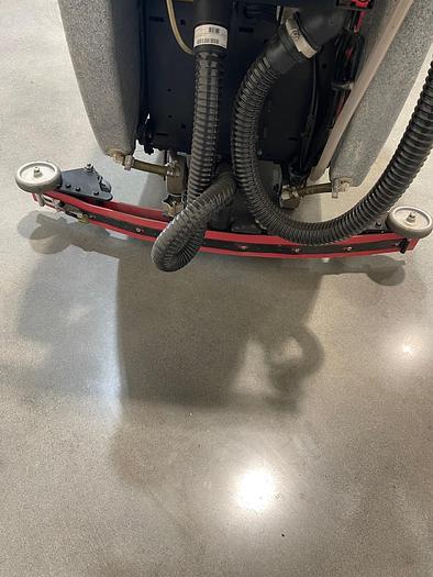 Used 2018 TOMCAT CARBON 26" DISK FLOOR SCRUBBER