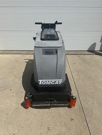 Used TOMCAT MINIMAG FLOOR SCRUBBER (26" DISK)