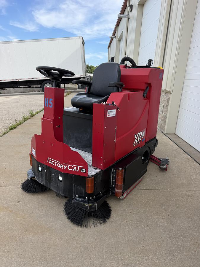 Used 2024 Factory Cat XR V2.0 Rider Floor Scrubber (40" Cylindrical)