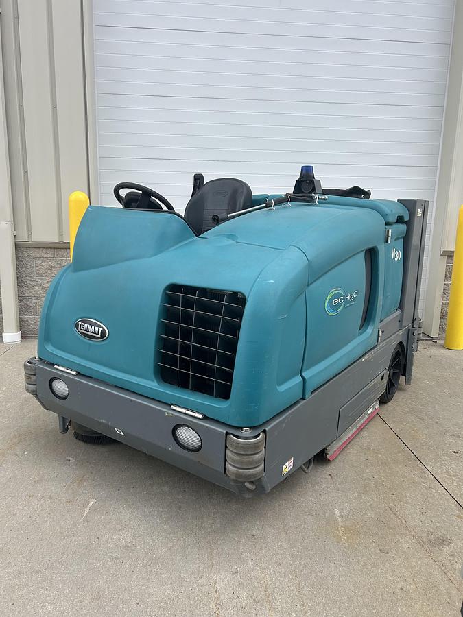 Used 2017 Tennant M30 Sweeper/Scrubber