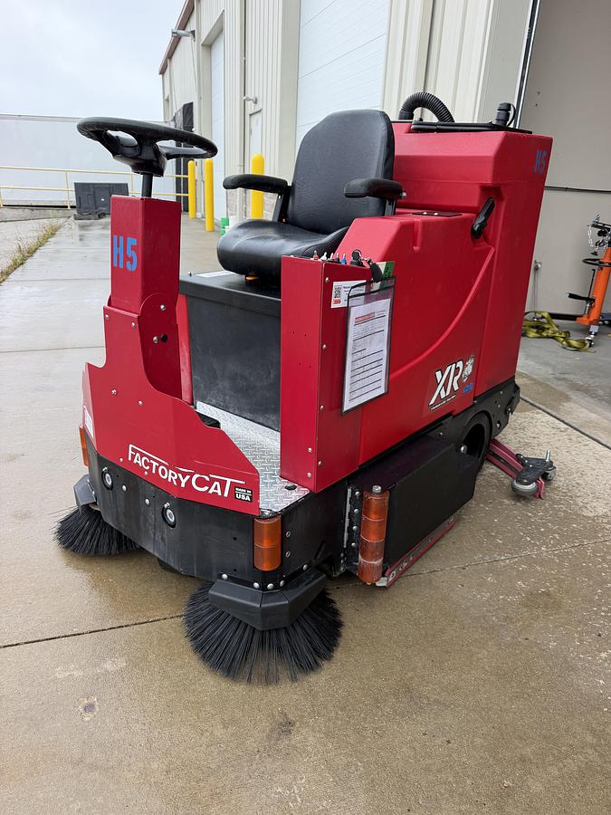 Used 2024 Factory Cat XR V2.0 Rider Floor Scrubber (40" Cylindrical)