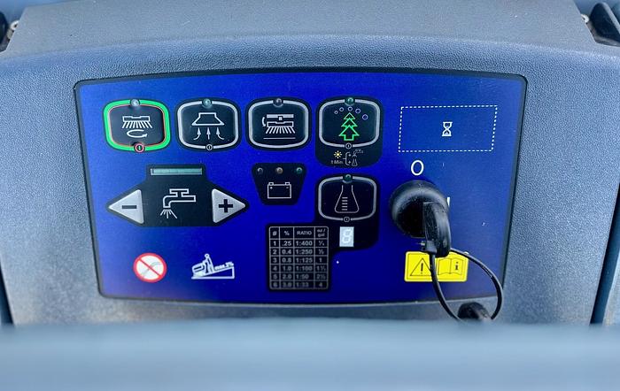 Used Pre-owned Advance Adfinity X20R Floor Scrubber (Battery)