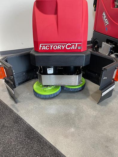 2023 FACTORY CAT MINI-HD V2.0 FLOOR SCRUBBER (26" DISK) 