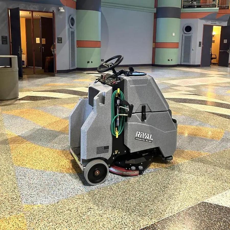 Tomcat Rival Stand-on (Chariot) Floor Scrubber (20" Disk)
