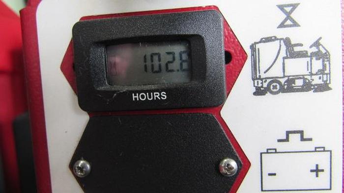 Used 2016 FACTORY CAT XR V2.0 RIDER FLOOR SCRUBBER (40" CYLINDRICAL)