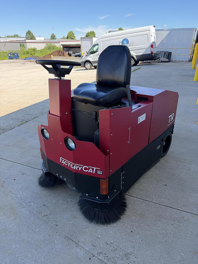 Used 2023 FACTORY CAT TR RIDER SWEEPER
