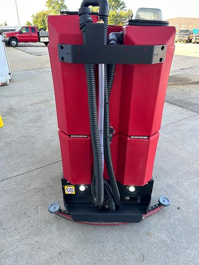 Used 2022 FACTORY CAT GTX V2.0 RIDER FLOOR SCRUBBER (30" DISK)