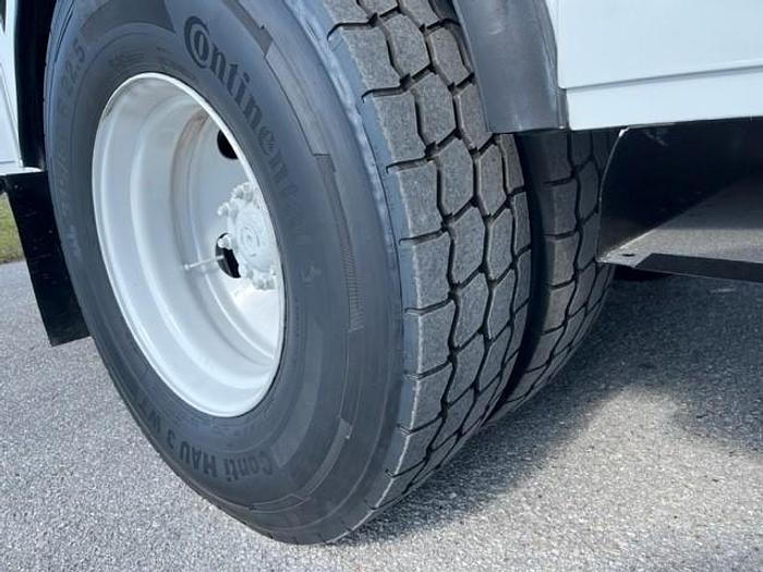 Used Altec AM55-E 60ft Over-Center Bucket Boom on 2009 International 7400 4x4 Utility Truck - C96023