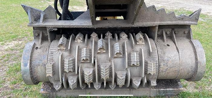 Used 2018 CAT 365 excavator with mulching head