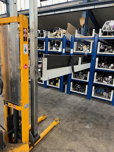 Gebraucht 2 Stück Lagerregal für Langmaterial und Stangen bis 6m HAHN & KOLB Wabenragal