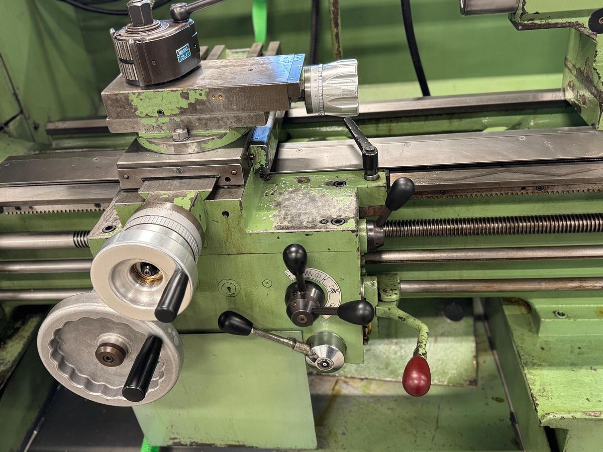 Gebraucht Leit-& Zugspindeldrehmaschine KERN Typ D 20 A