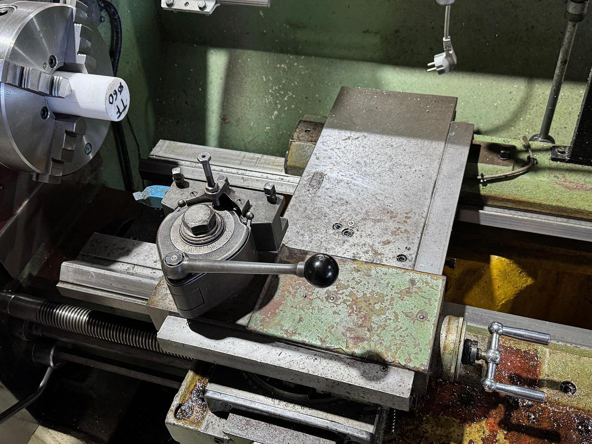 Gebraucht Konventionelle Leit‑ & Zugspindel‑Drehmaschine  WAGNER DCE 230X1000