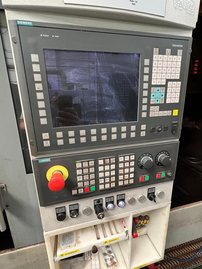 Gebraucht CNC-Wellenbearbeitungszentrum Vertikaldrehmaschine EMAG VTC 250 DUO