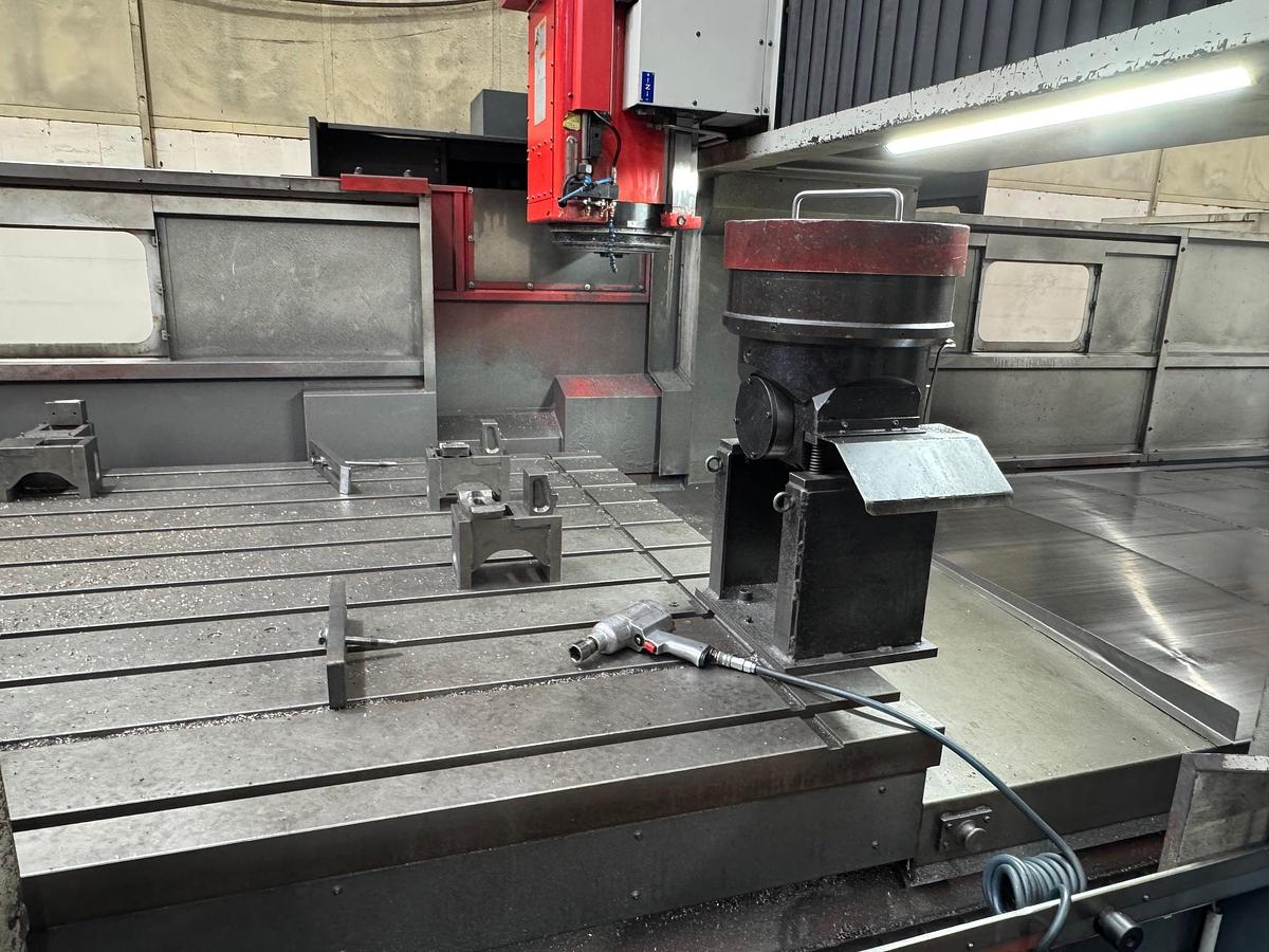 Gebraucht CNC Portalfräsmaschine AWEA LP-3021