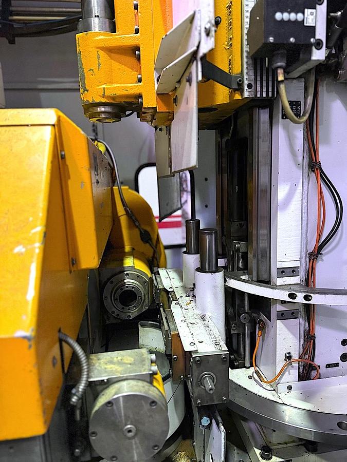 Gebraucht CNC Wälzfräsmaschine LIEBHERR LC 282