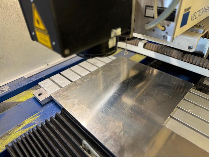 Gebraucht CNC Laserbeschriftungsmaschine TRUMPF Vectormark VMC 3A