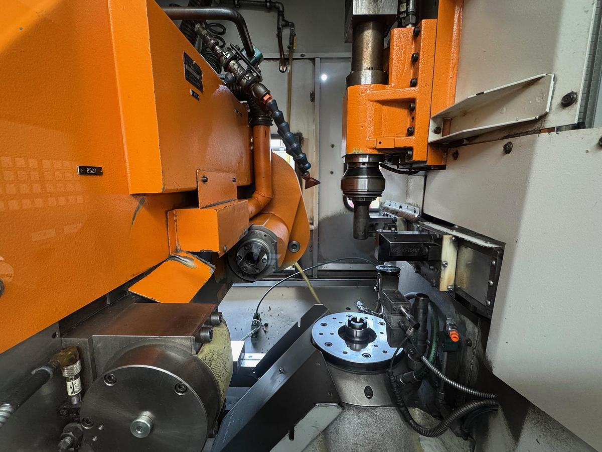 Gebraucht CNC Wälzfräsmaschine LIEBHERR LC 282