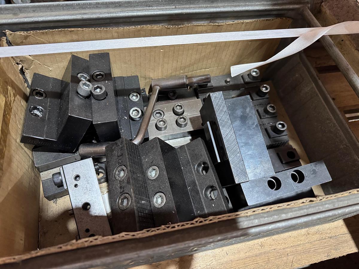 Gebraucht 3 Stück hydraulische Maschinenschraubstöcke DEUXMILL