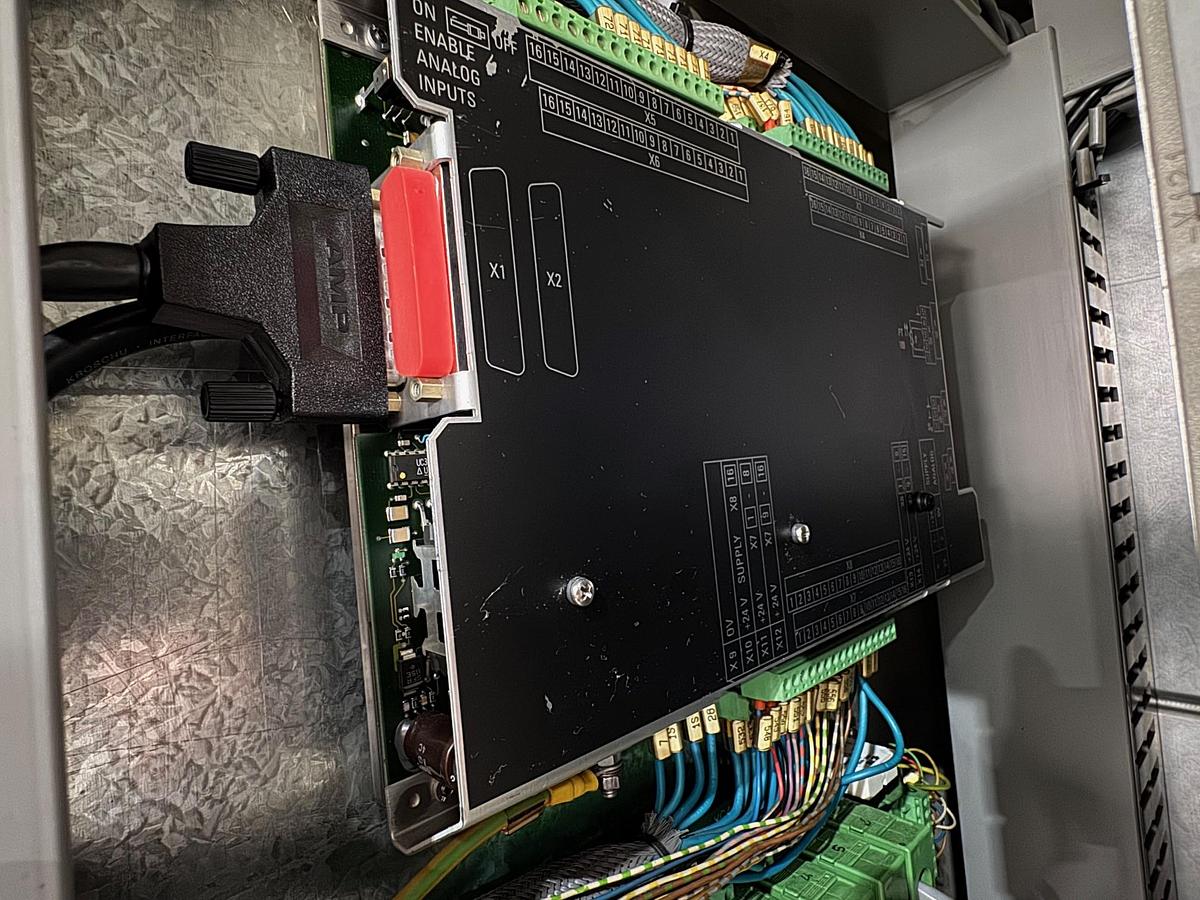Gebraucht HEIDENHAIN TNC 426 CNC-Steuerung + SIEMENS SIMODRIVE 611 Antriebstechnik