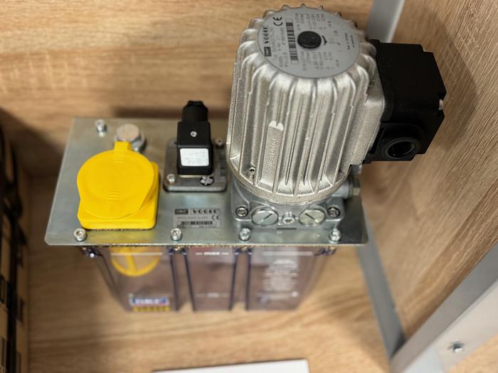 Gebraucht Zentralschmierung mit Pumpe für CNC Maschinen  SKF VOGEL MFE5-KW3-2+299