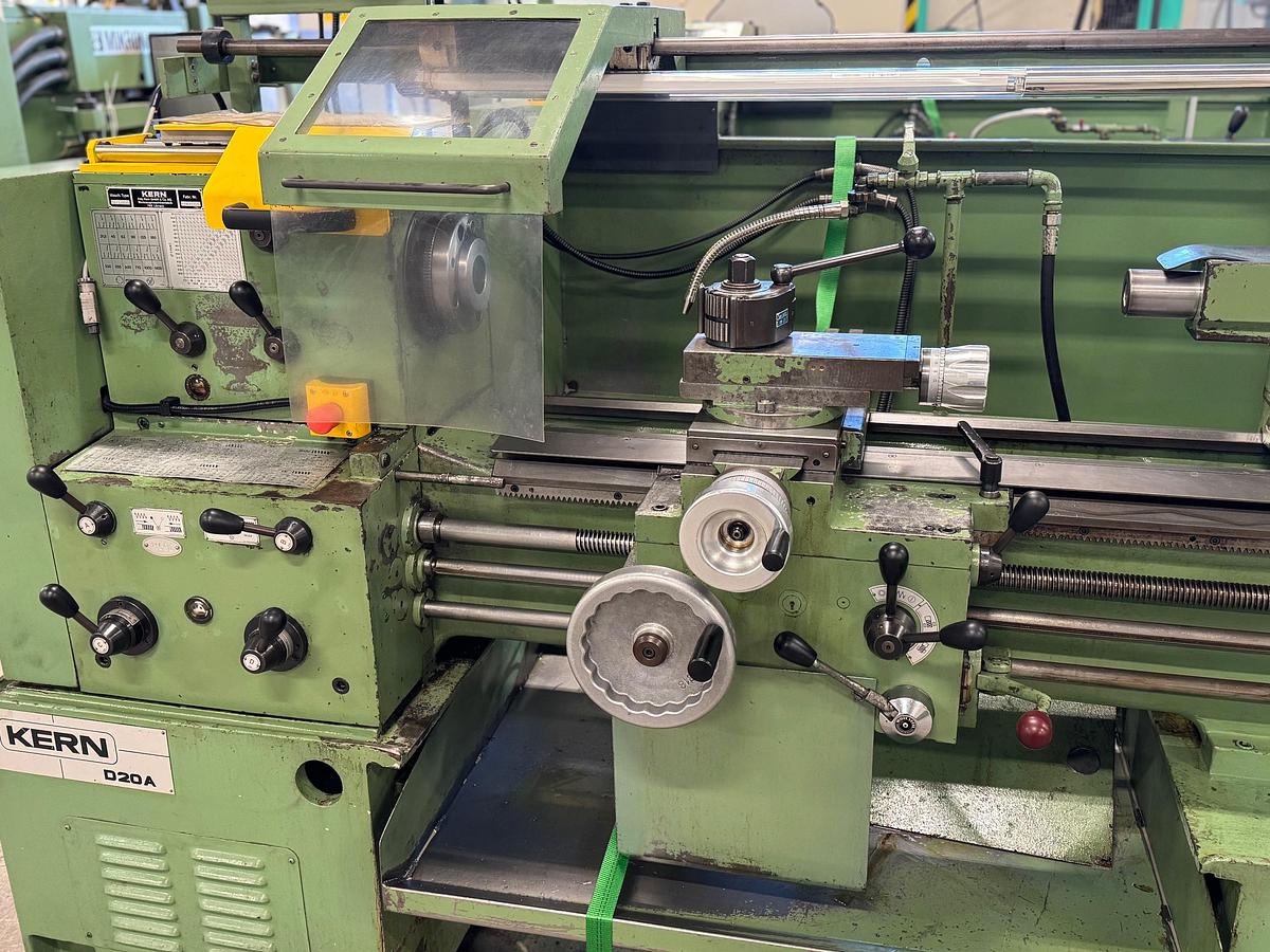 Gebraucht Leit-& Zugspindeldrehmaschine KERN Typ D 20 A