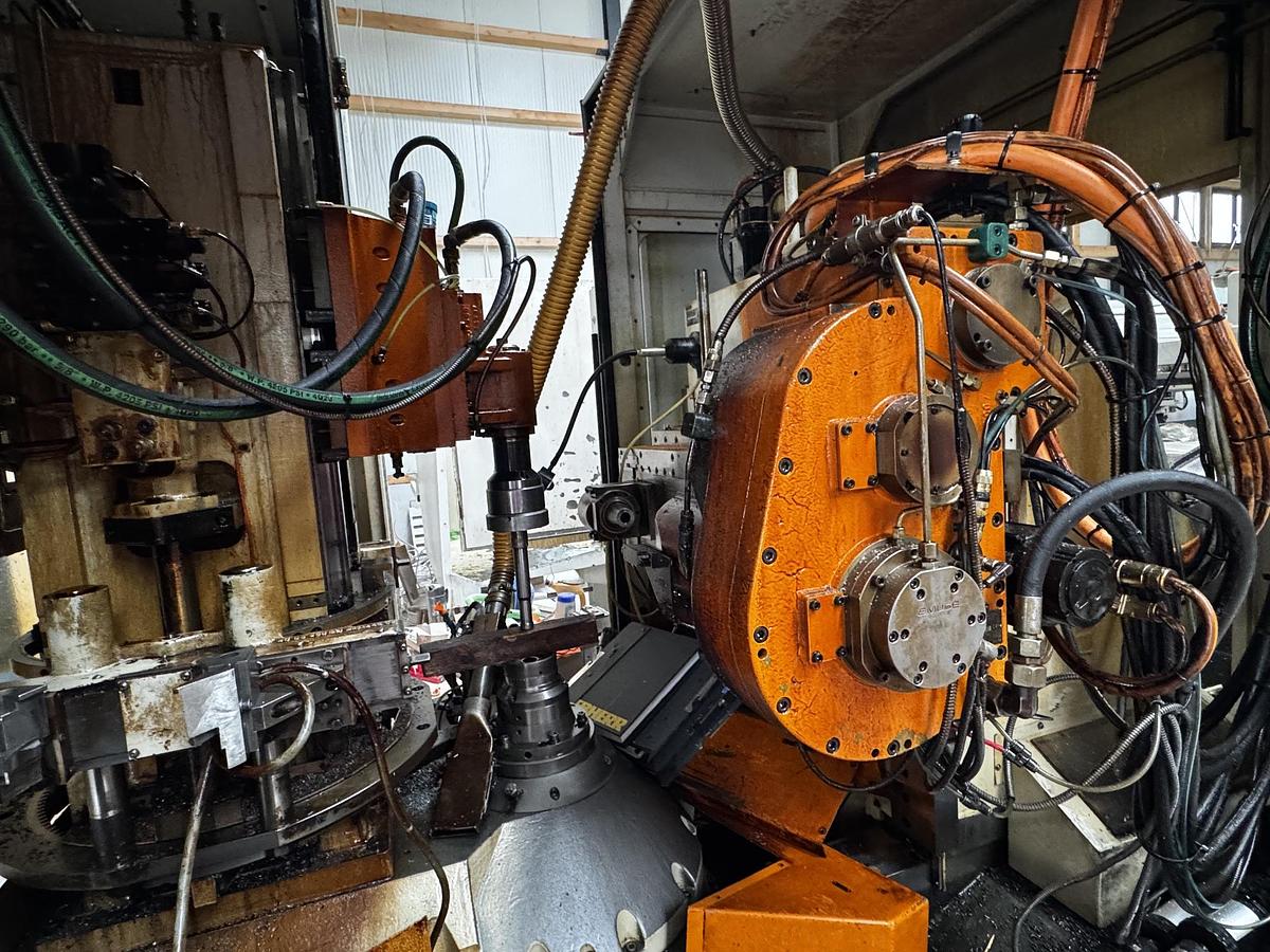 Gebraucht CNC Wälzfräsmaschine  LIEBHERR LC 282