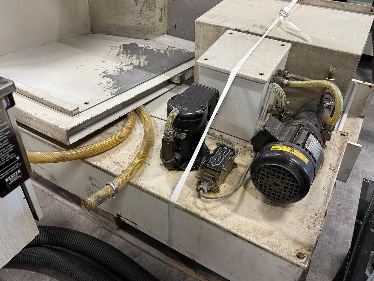 Gebraucht Fräsmaschine Hermle UWF 600 H | SK40 | 3-Achsen Automatik | Präzisionsmaschine