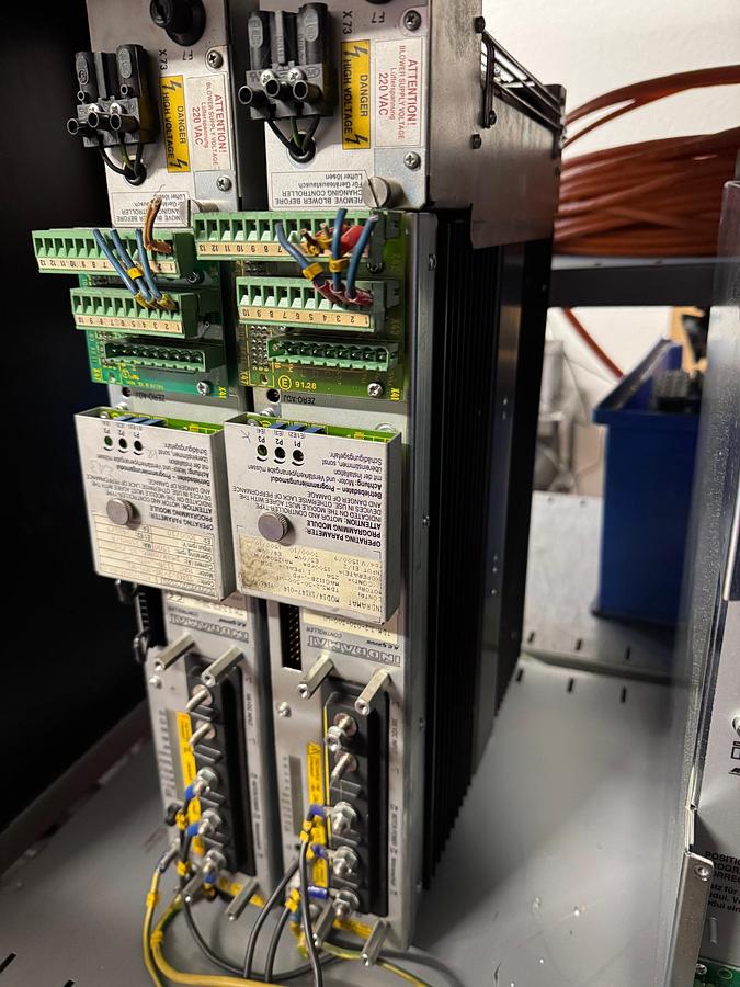 Gebraucht INDRAMAT Ersatzteile  Antriebsregler  Servoverstärker  A.C. Servo Achsmodule