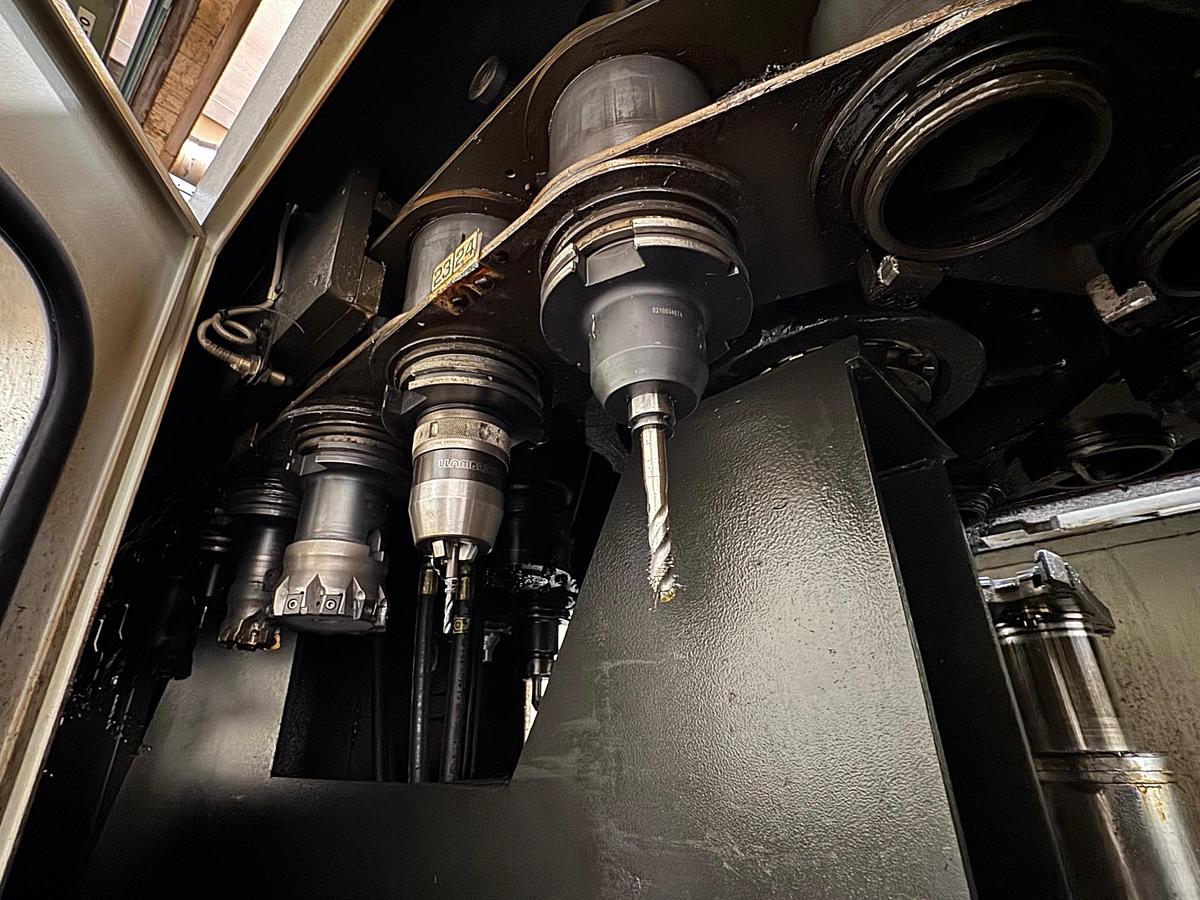 Gebraucht Vertikal-Bearbeitungszentrum KAOMING KMC-2000SV