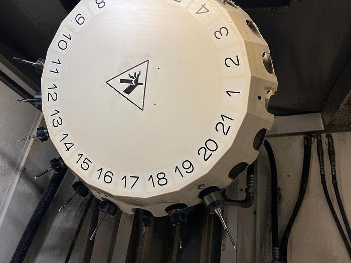 Gebraucht CNC Bearbeitungszentrum STAMA FANUC ROBODRILL MC 021