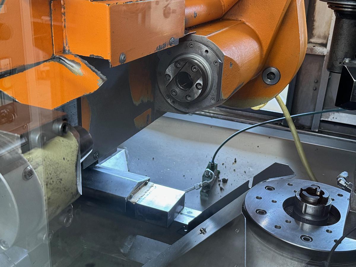 Gebraucht CNC Wälzfräsmaschine LIEBHERR LC 282