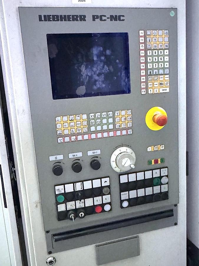 Gebraucht CNC Wälzfräsmaschine LIEBHERR LC 282