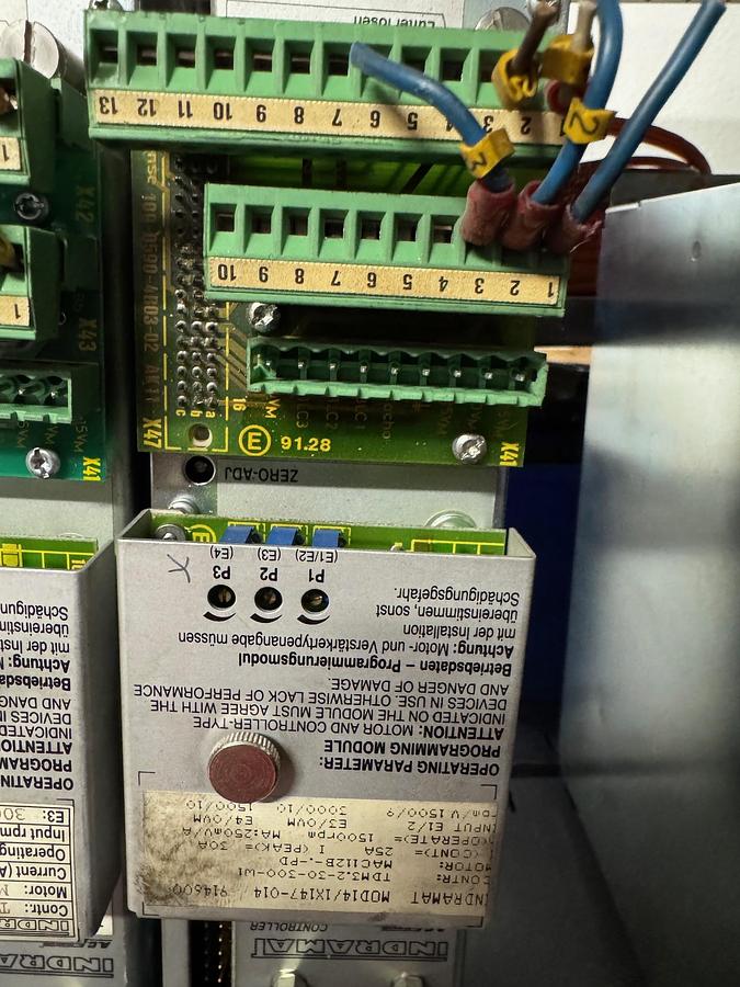 Gebraucht INDRAMAT Ersatzteile  Antriebsregler  Servoverstärker  A.C. Servo Achsmodule