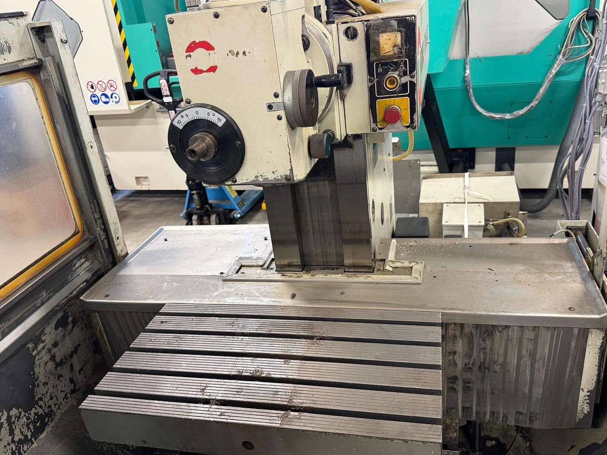 Gebraucht Fräsmaschine Hermle UWF 600 H | SK40 | 3-Achsen Automatik | Präzisionsmaschine