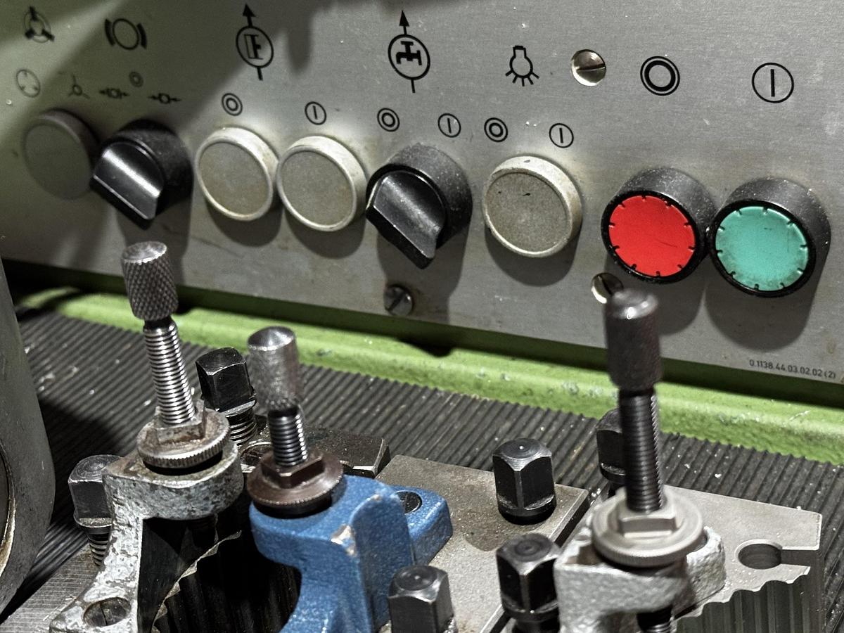 Gebraucht WEILER COMMODOR Drehmaschine – Bj. 1992 – TOP Originalzustand – Digitalanzeige – 7,5 kW