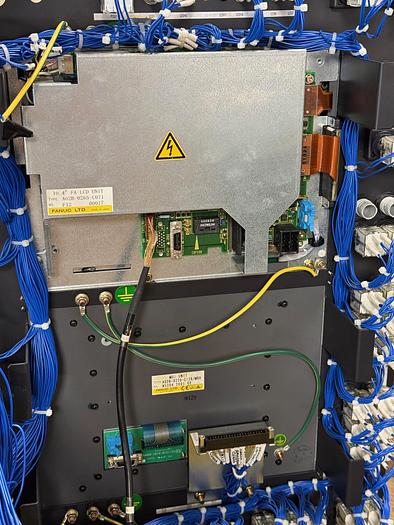 Gebraucht FANUC Steuerung für CNC Bearbeitungszentrum MAKINO