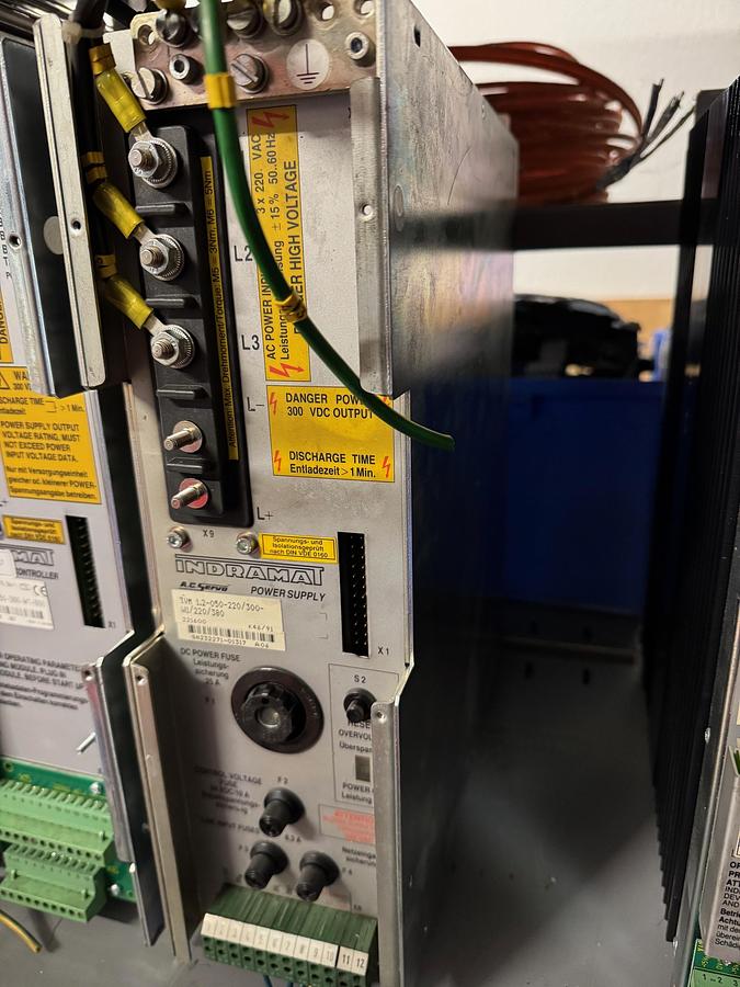 Gebraucht INDRAMAT Ersatzteile  Antriebsregler  Servoverstärker  A.C. Servo Achsmodule