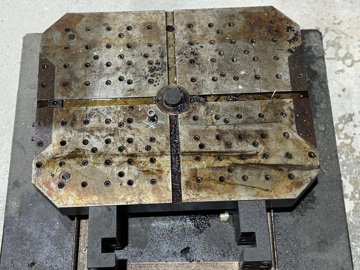 Gebraucht 2 Stück gebrauchte HÜLLER HILLE NBH 170 Paletten