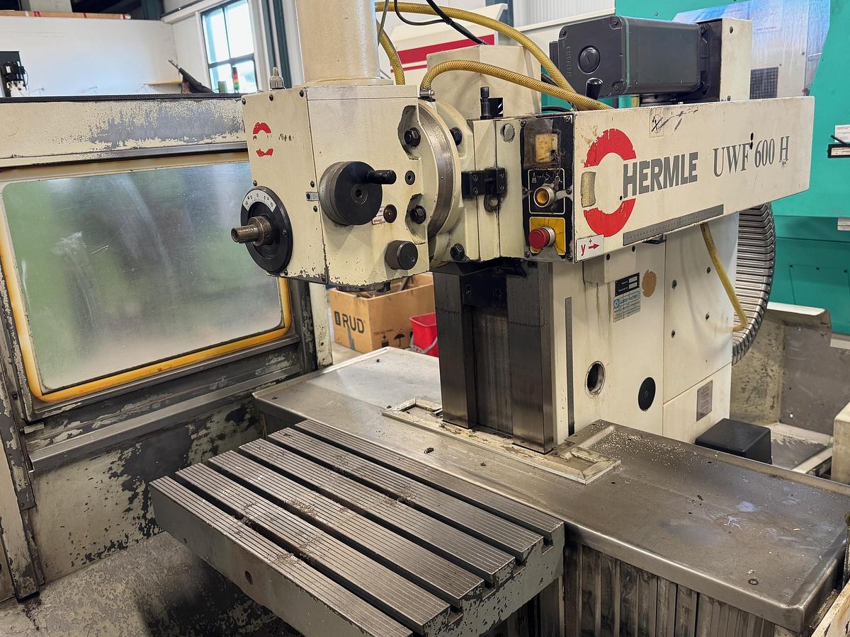 Gebraucht Fräsmaschine Hermle UWF 600 H | SK40 | 3-Achsen Automatik | Präzisionsmaschine