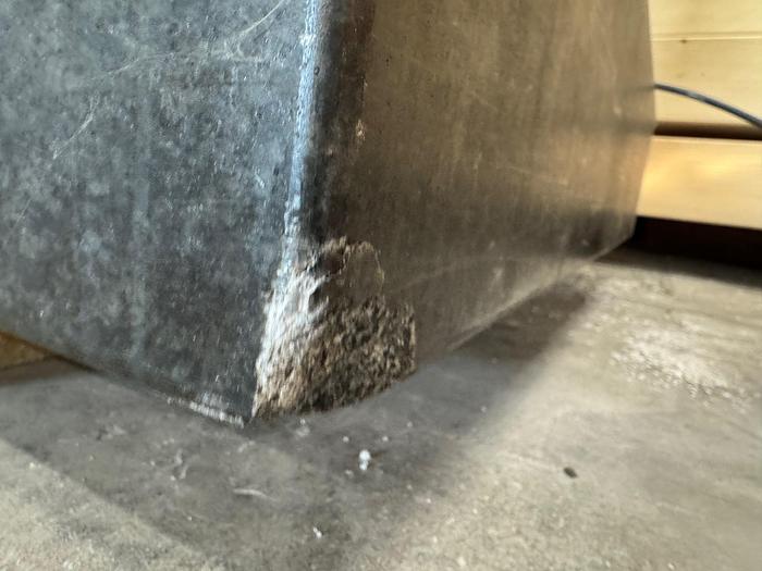 Gebraucht Granitplatte mit Gebrauchsspuren