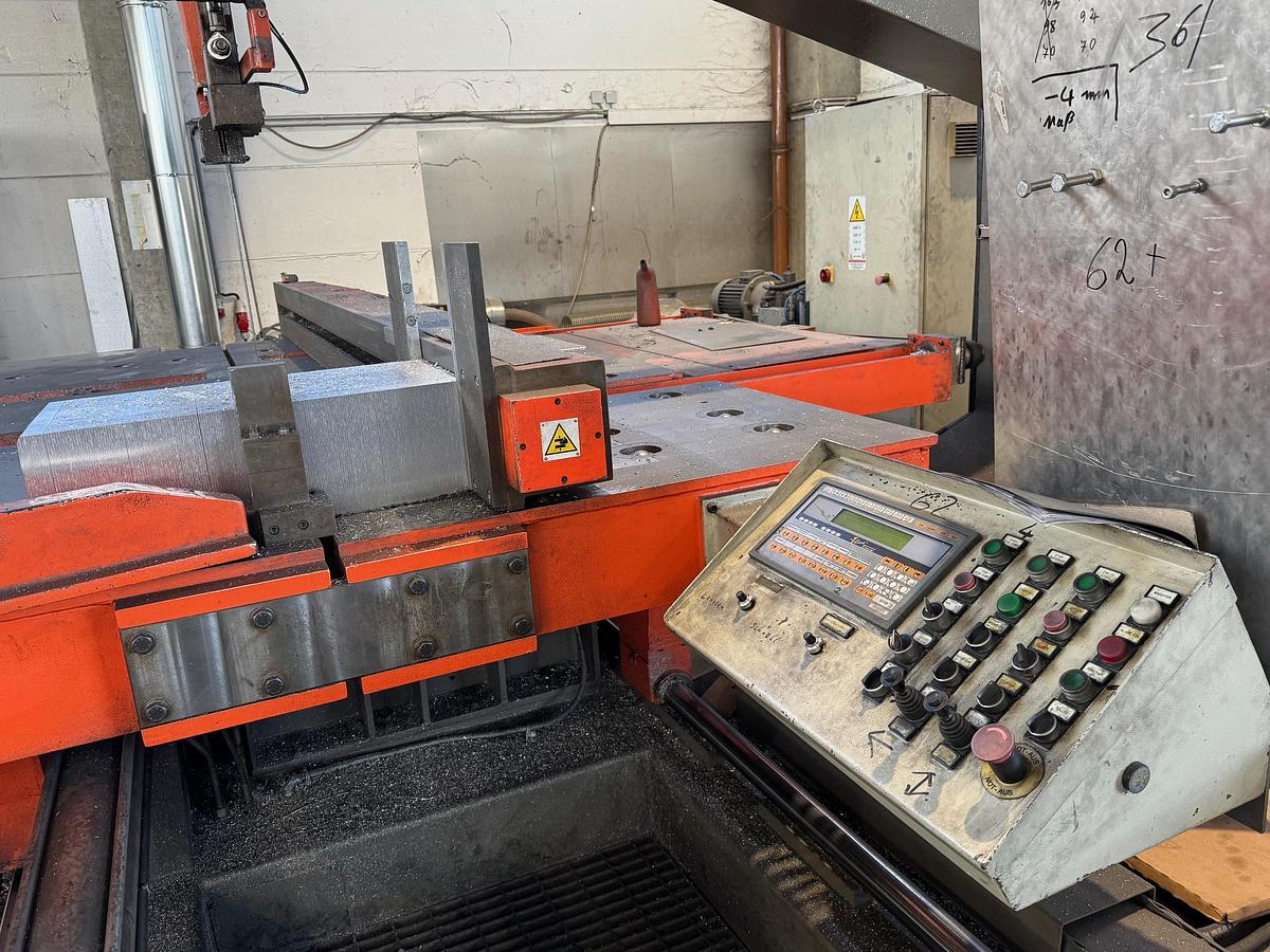 Gebraucht Vollautomatische Horizontal-Metallbandsäge für Großprofile  FRIGGI NF VTS 3000 × 1500 × 800