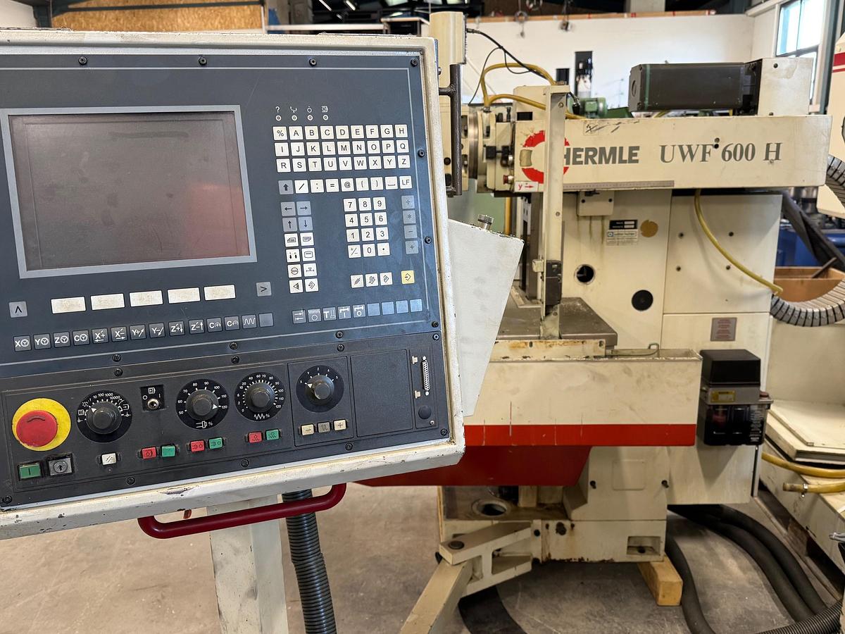 Gebraucht Fräsmaschine Hermle UWF 600 H | SK40 | 3-Achsen Automatik | Präzisionsmaschine
