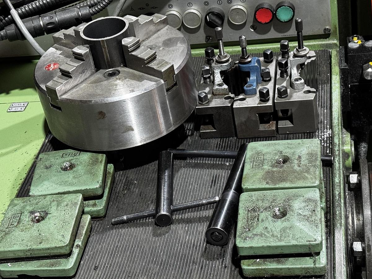 Gebraucht WEILER COMMODOR Drehmaschine – Bj. 1992 – TOP Originalzustand – Digitalanzeige – 7,5 kW